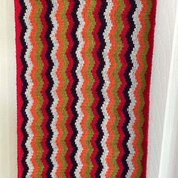 BARBAROSSA SCARF MADE IN ITALY WOOL, ACRYLIC BLACK, RED AND ORANGE CHEVRON. - Picture 4 of 5